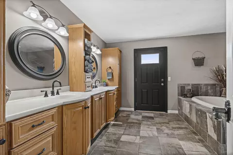 Bath - 134 Meadowbrook, Walnut Shade, MO 65771 photo 2 of 11