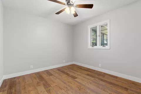 Bedroom - 1682 Pointe Royale Dr, Branson, MO 65616 photo 2 of 5