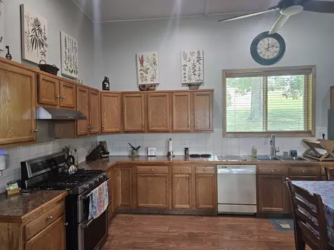 Kitchen - 15955 E State Highway 14, Ava, MO 65608 photo 2 of 6
