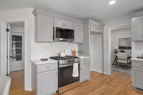 Kitchen - 652 W University St, Springfield, MO 65807 photo 2 of 2