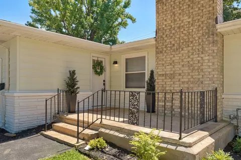 Exterior - 652 W University St, Springfield, MO 65807 photo 4 of 10