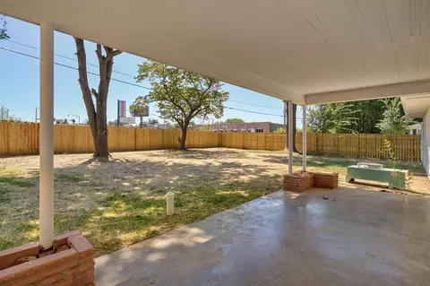 Exterior - 652 W University St, Springfield, MO 65807 photo 5 of 10