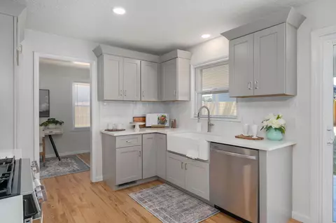 Kitchen - 652 W University St, Springfield, MO 65807 photo 1 of 2