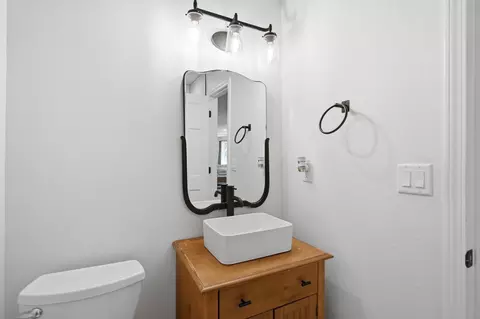 Bath - 5055 S Walnut Hill Rd, Springfield, MO 65810 photo 2 of 8
