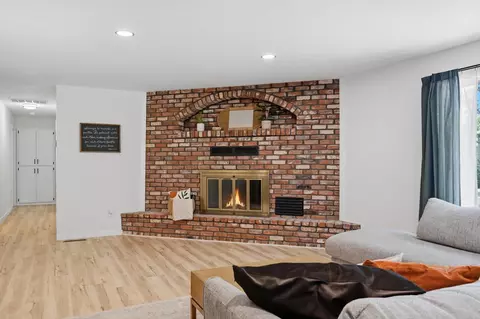 Living - 5055 S Walnut Hill Rd, Springfield, MO 65810 photo 3 of 7