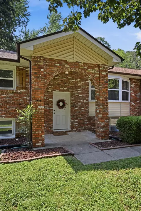 Exterior - 5055 S Walnut Hill Rd, Springfield, MO 65810 photo 4 of 8