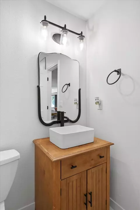 Bath - 5055 S Walnut Hill Rd, Springfield, MO 65810 photo 1 of 8