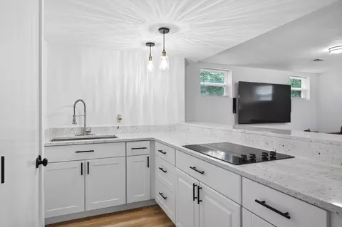 Kitchen - 5055 S Walnut Hill Rd, Springfield, MO 65810 photo 6 of 6
