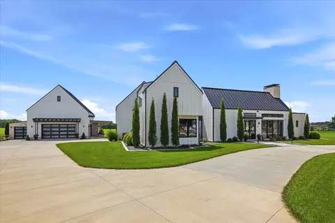 Exterior - 221 E Wisteria Ln, Ozark, MO 65721 photo 2 of 21