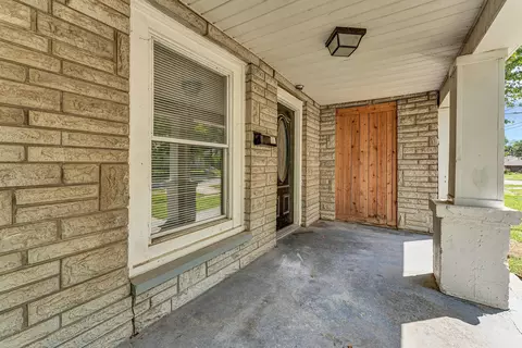 Exterior - 827 E Garfield St, Springfield, MO 65803 photo 2 of 6