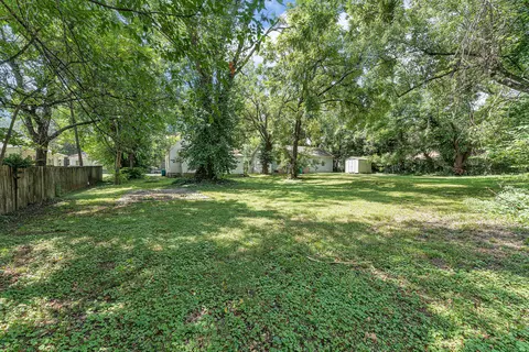 Exterior - 827 E Garfield St, Springfield, MO 65803 photo 4 of 6