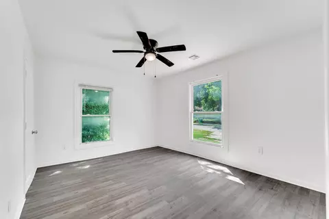 Bedroom - 827 E Garfield St, Springfield, MO 65803 photo 1 of 3