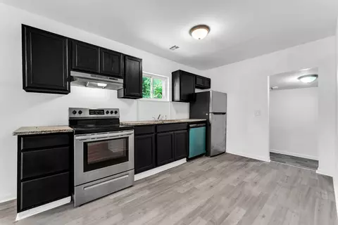 Kitchen - 827 E Garfield St, Springfield, MO 65803 photo 1 of 2