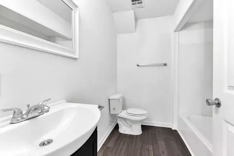 Bath - 827 E Garfield St, Springfield, MO 65803 photo 2 of 2