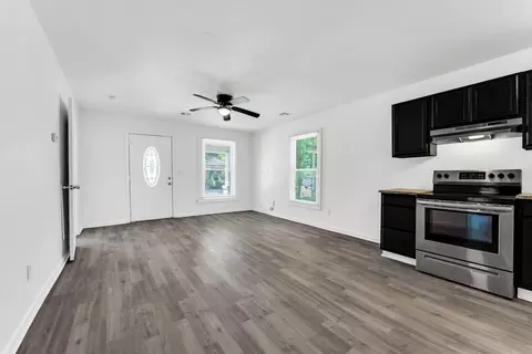 Living - 827 E Garfield St, Springfield, MO 65803 photo 3 of 3