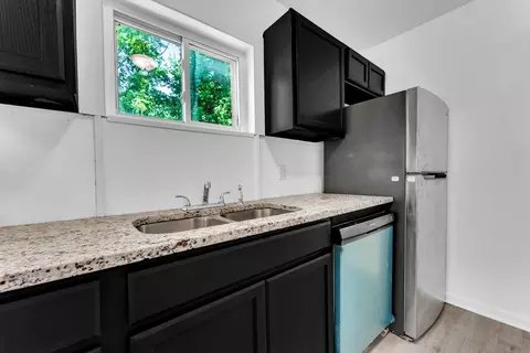 Kitchen - 827 E Garfield St, Springfield, MO 65803 photo 2 of 2