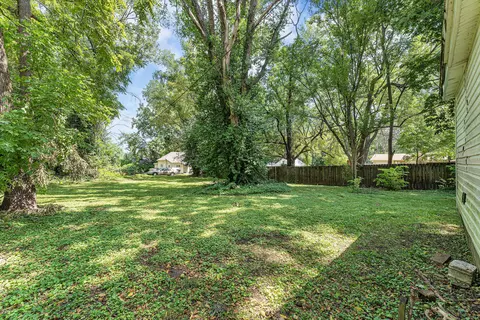 Exterior - 827 E Garfield St, Springfield, MO 65803 photo 3 of 6