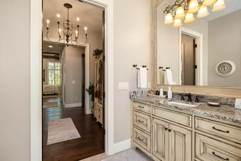 Bath - 871 E Kenmare Ct, Nixa, MO 65714 photo 3 of 7