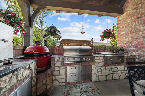 Kitchen - 871 E Kenmare Ct, Nixa, MO 65714 photo 10 of 10