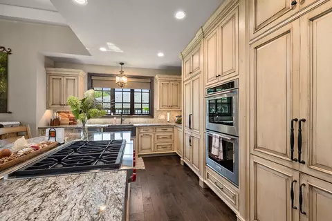 Kitchen - 871 E Kenmare Ct, Nixa, MO 65714 photo 3 of 10