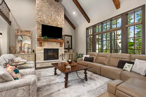 Living - 871 E Kenmare Ct, Nixa, MO 65714 photo 2 of 6