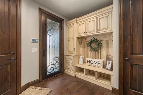 Entry Way - 871 E Kenmare Ct, Nixa, MO 65714 photo 4 of 14