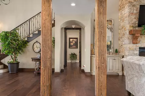 Entry Way - 871 E Kenmare Ct, Nixa, MO 65714 photo 7 of 14