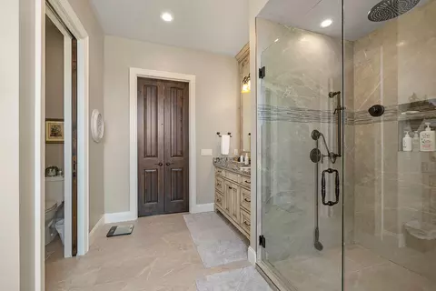 Bath - 871 E Kenmare Ct, Nixa, MO 65714 photo 5 of 7