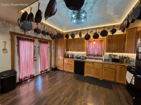 Kitchen - 280 Auburn Rd, Branson, MO 65616 photo 2 of 2