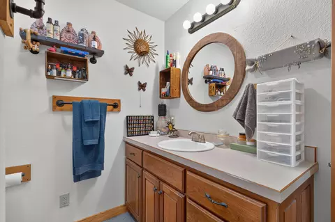 Bath - 280 Auburn Rd, Branson, MO 65616 photo 2 of 3