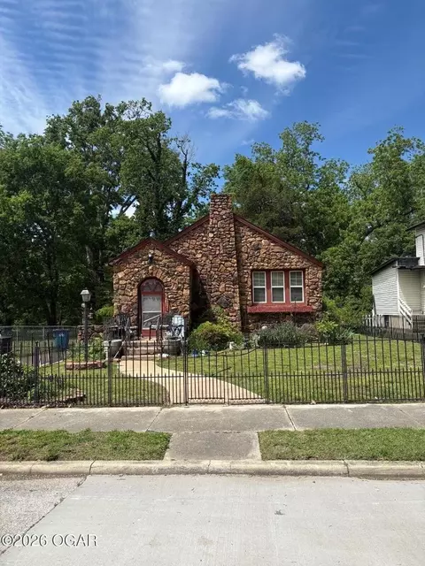 1621 S Main St, Carthage, MO 64836