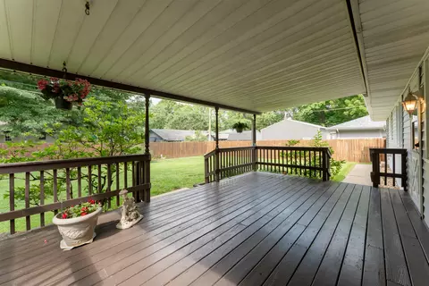 Exterior - 1512 E Walnut Lawn St, Springfield, MO 65804 photo 2 of 8