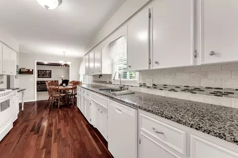 Kitchen - 1512 E Walnut Lawn St, Springfield, MO 65804 photo 2 of 2