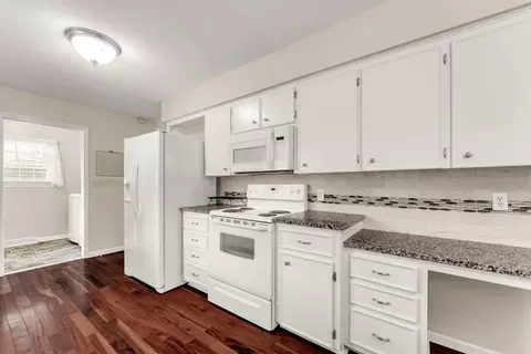 Kitchen - 1512 E Walnut Lawn St, Springfield, MO 65804 photo 1 of 2