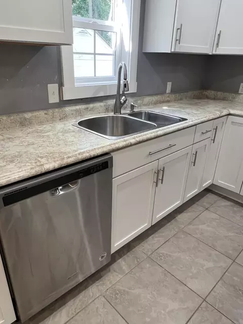 Kitchen - 1540 E Nora St, Springfield, MO 65803 photo 5 of 5