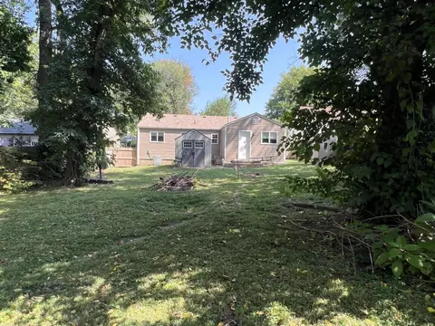 Exterior - 1540 E Nora St, Springfield, MO 65803 photo 3 of 3