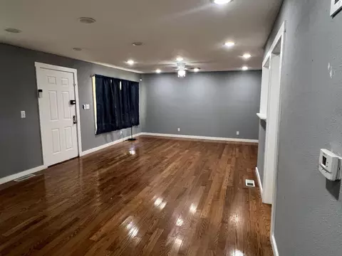Living - 1540 E Nora St, Springfield, MO 65803 photo 2 of 5
