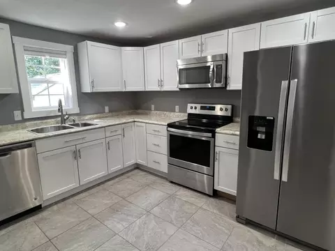 Kitchen - 1540 E Nora St, Springfield, MO 65803 photo 1 of 5