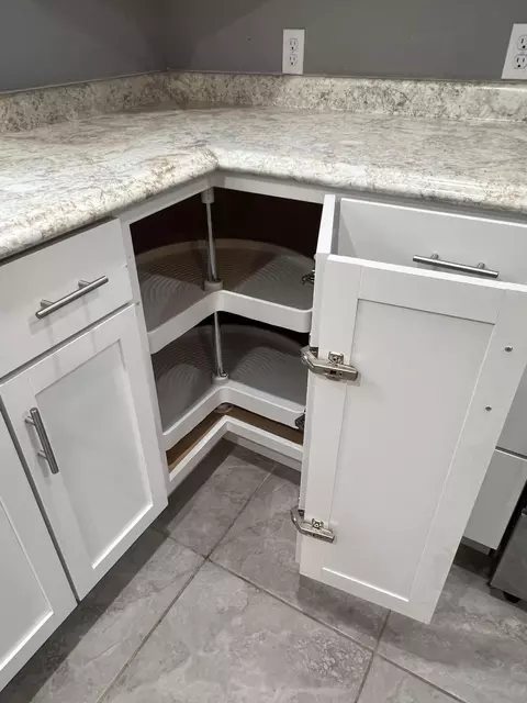 Kitchen - 1540 E Nora St, Springfield, MO 65803 photo 4 of 5