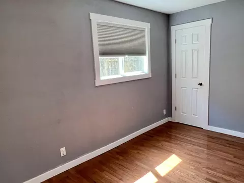 Bedroom - 1540 E Nora St, Springfield, MO 65803 photo 4 of 5