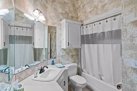 Bath - 5125 S Chatsworth Ave, Springfield, MO 65810 photo 6 of 6