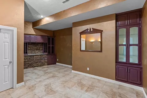 Living - 5125 S Chatsworth Ave, Springfield, MO 65810 photo 5 of 6