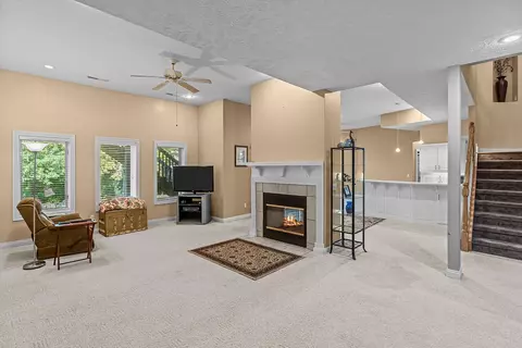 Living - 5125 S Chatsworth Ave, Springfield, MO 65810 photo 3 of 6