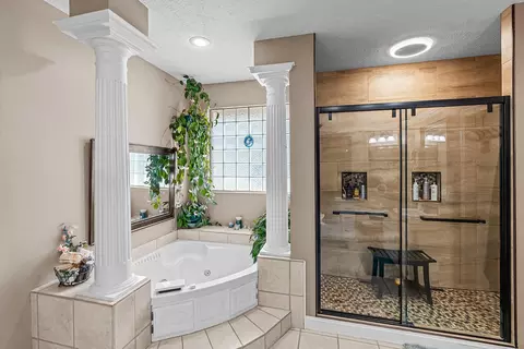 Bath - 5125 S Chatsworth Ave, Springfield, MO 65810 photo 1 of 6