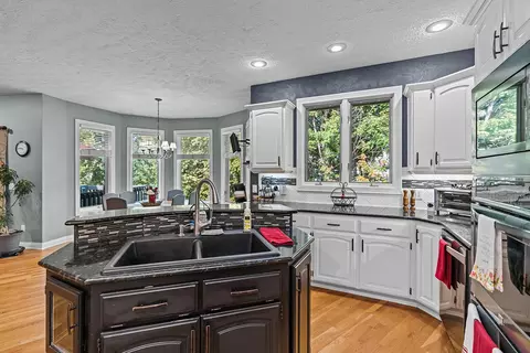 Kitchen - 5125 S Chatsworth Ave, Springfield, MO 65810 photo 4 of 6