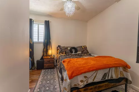 Bedroom - 1437 W Central St, Springfield, MO 65802 photo 2 of 2