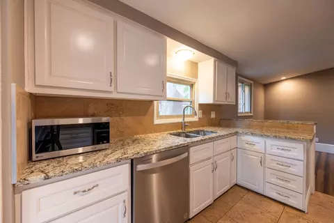 Kitchen - 1649 S Jefferson Ave, Springfield, MO 65807 photo 3 of 4