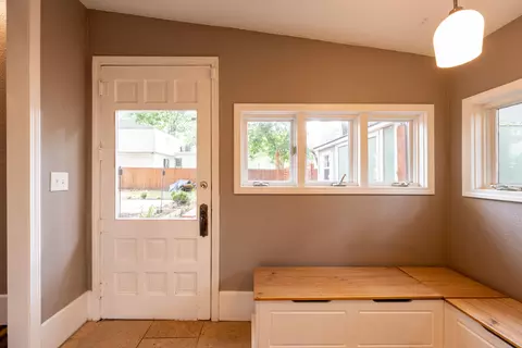 Entry Way - 1649 S Jefferson Ave, Springfield, MO 65807 photo 5 of 8
