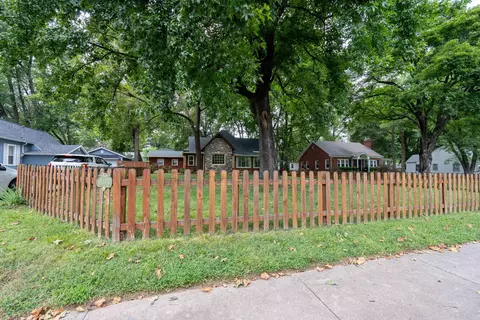 Exterior - 1649 S Jefferson Ave, Springfield, MO 65807 photo 2 of 18