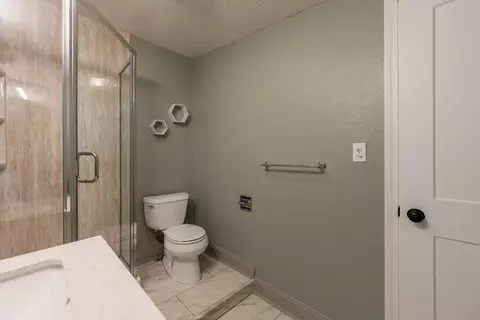 Bath - 1649 S Jefferson Ave, Springfield, MO 65807 photo 6 of 6